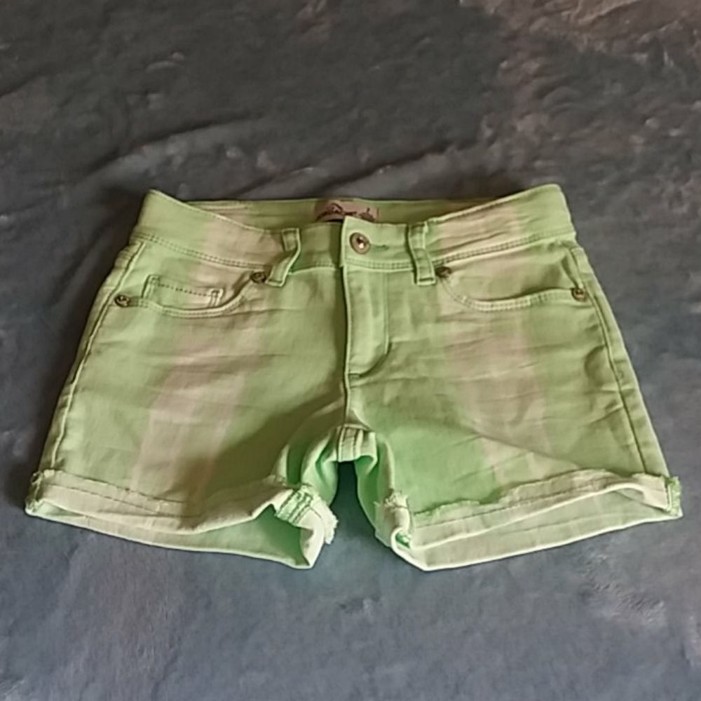 Girls zippered green shorts nw